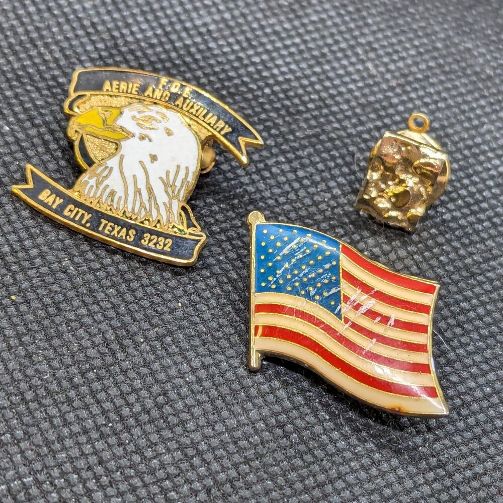 Vintage American Army Pins